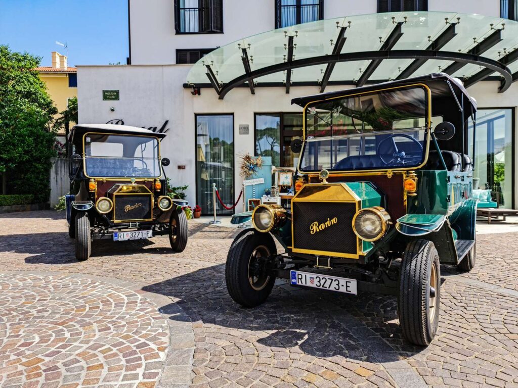 Opatia, múltidéző kocsik